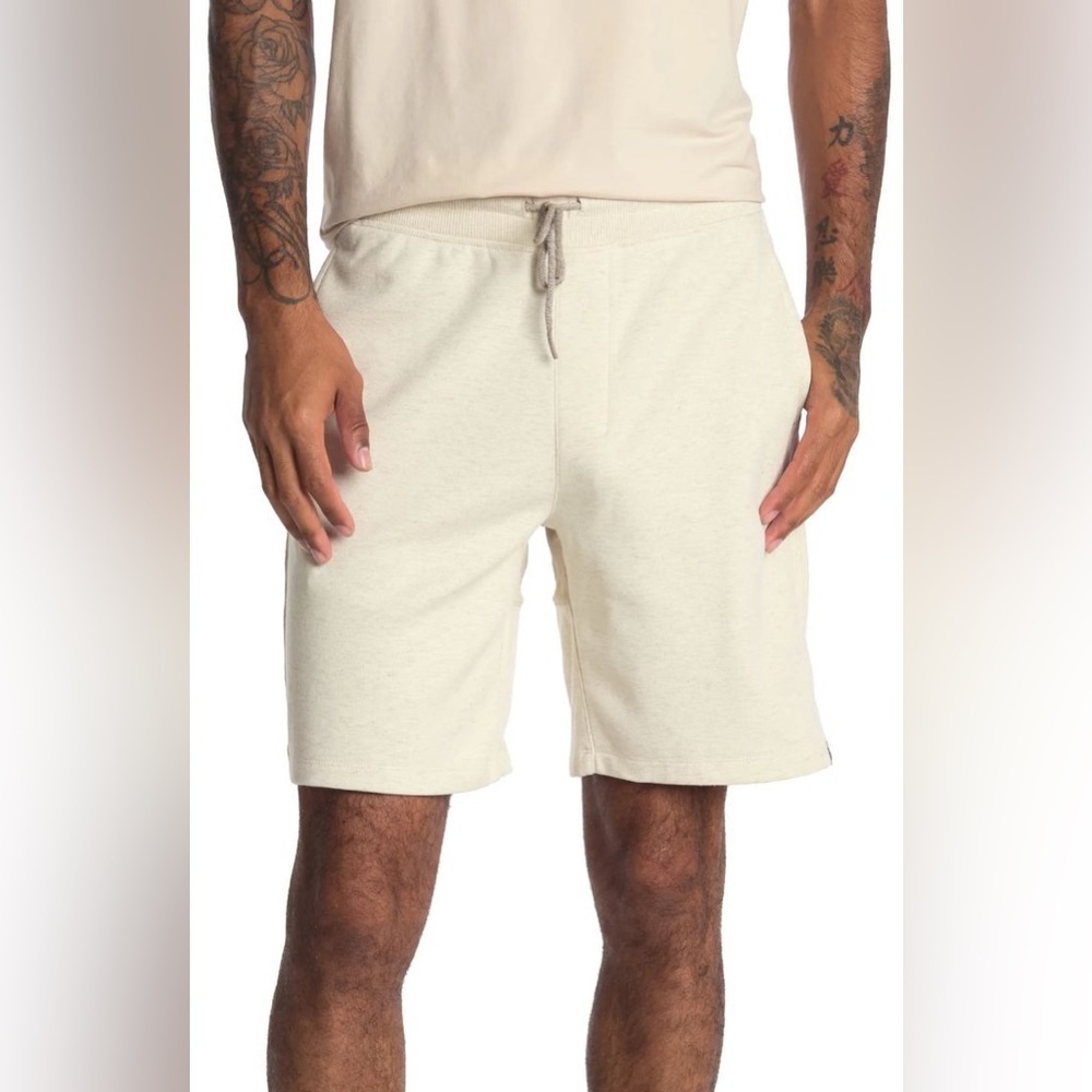 Men’s Mountain Hardwear Firetower Shorts Ivory Colored‎ Size L #1828901